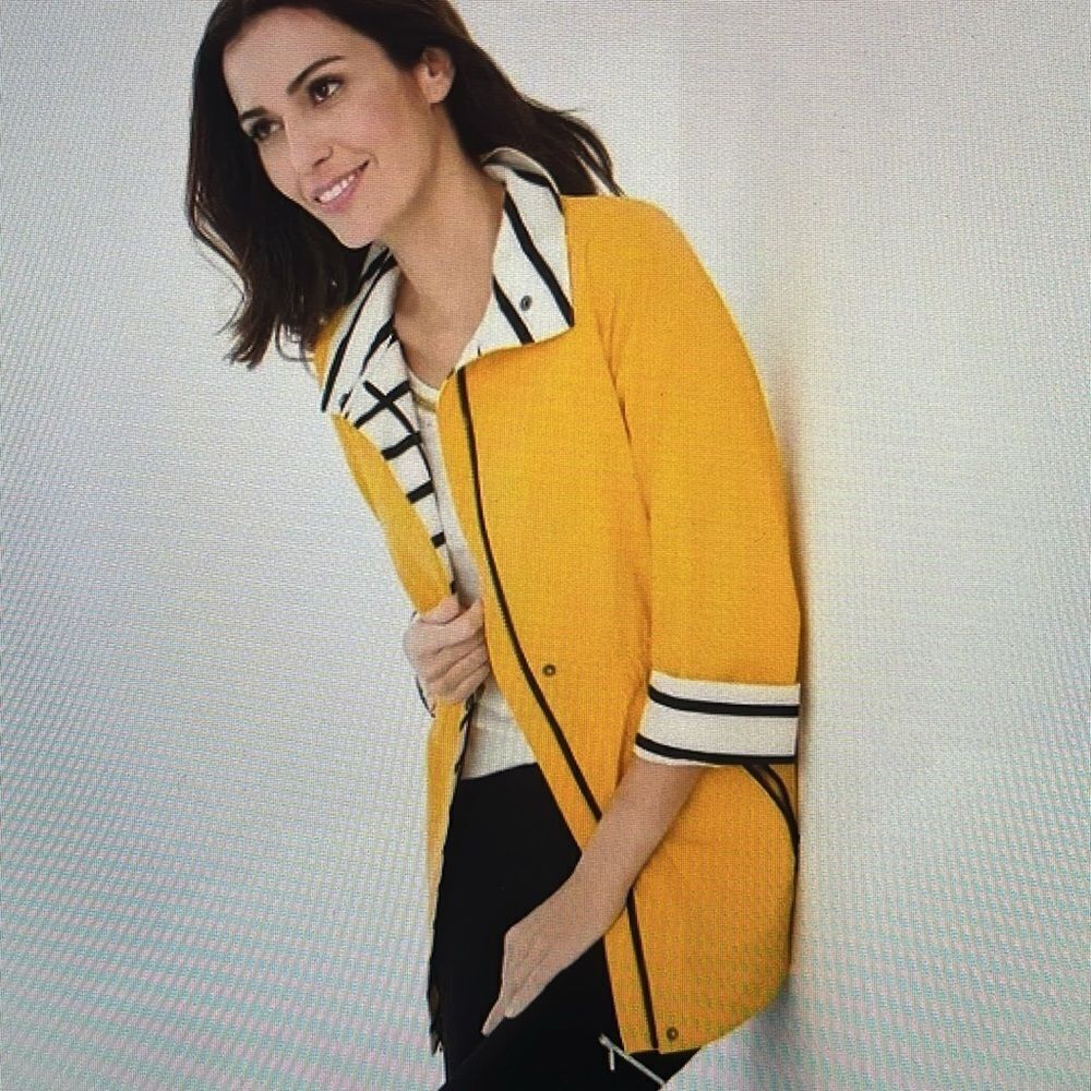 New! Chico’s Zenergy Neema Yellow Striped Jacket in Sunbeam Yellow Size Large/12